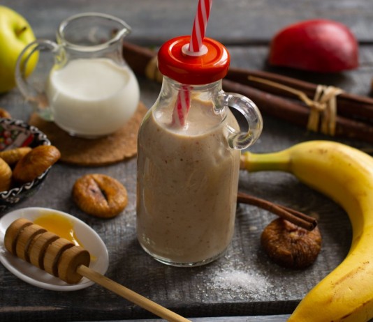Питательный банановый смузи
