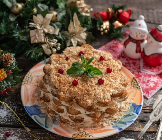 Ленивый торт «Наполеон» без выпечки