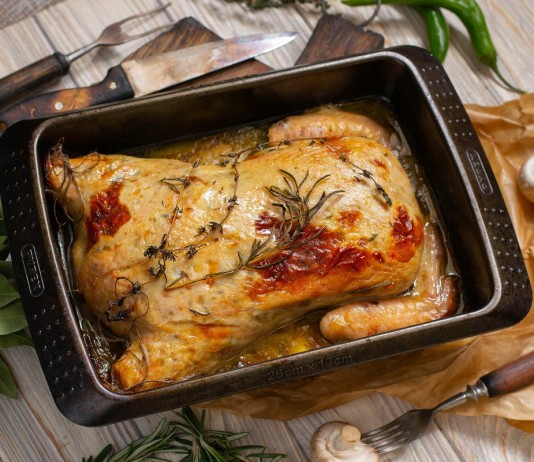Фаршированная курица без костей в духовке - Основные блюда и гарниры Фаршированная курица без костей в духовке