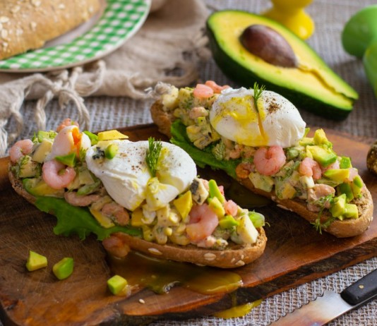 Сэндвич с авокадо и креветками — легко и вкусно - Рецепты Сэндвич с авокадо и креветками — легко и вкусно