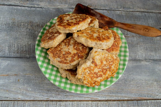 Жарим котлеты до золотисто-румяной корочки