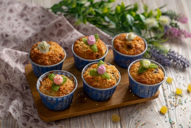 Простые маффины с грушами и орехами