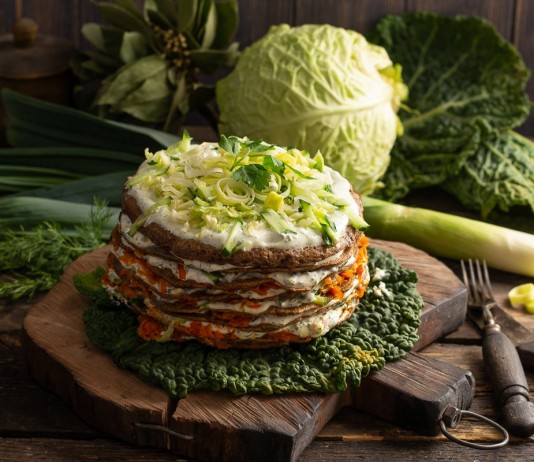 Нежный закусочный торт из куриной печени - Рецепты Нежный закусочный торт из куриной печени