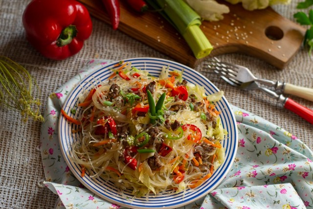 Стир-фрай с говядиной и овощами для быстрого ужина Стир-фрай с говядиной и овощами для быстрого ужина