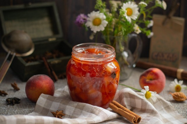 Пряное варенье из персиков