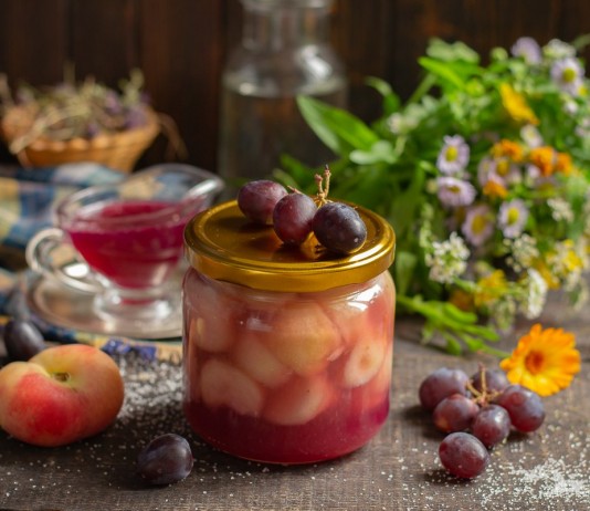 Сочные персики в виноградном соке на зиму - Рецепты Сочные персики в виноградном соке на зиму