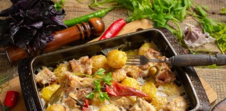 Нежное варёное мясо, запеченное с картошкой
