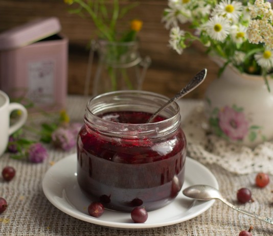 Вкусное варенье из красного крыжовника за 10 минут