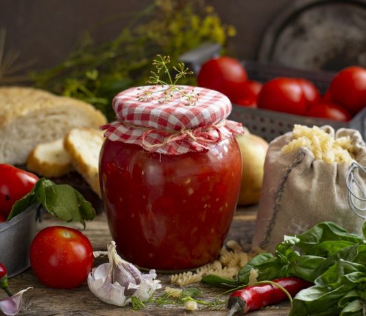 Густой томатный соус с луком и сладким перцем - Рецепты Густой томатный соус с луком и сладким перцем