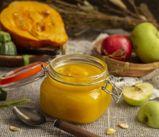 Нежное тыквенное пюре с кабачком и яблоками