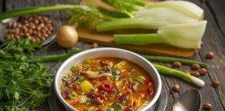 Густой фасолевый суп с картошкой и фенхелем