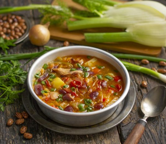 Густой фасолевый суп с картошкой и фенхелем - Рецепты Густой фасолевый суп с картошкой и фенхелем
