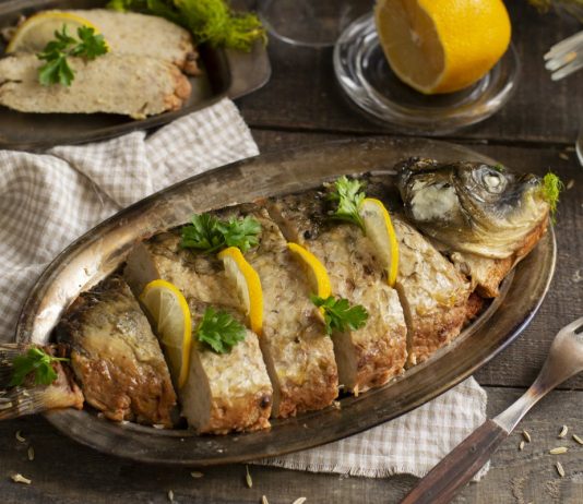 Фаршированный карп — восхитительная рыба к празднику