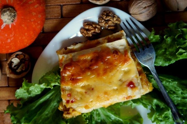 Вегетарианская лазанья с тыквой и грецкими орехами Вегетарианская лазанья с тыквой и грецкими орехами