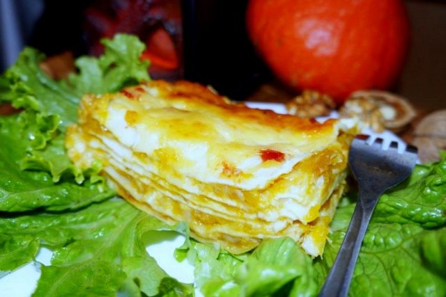 Вегетарианская лазанья с тыквой и грецкими орехами