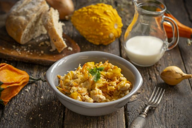 Курица с тыквой в молочном соусе — быстро и очень вкусно Курица с тыквой в молочном соусе — быстро и очень вкусно