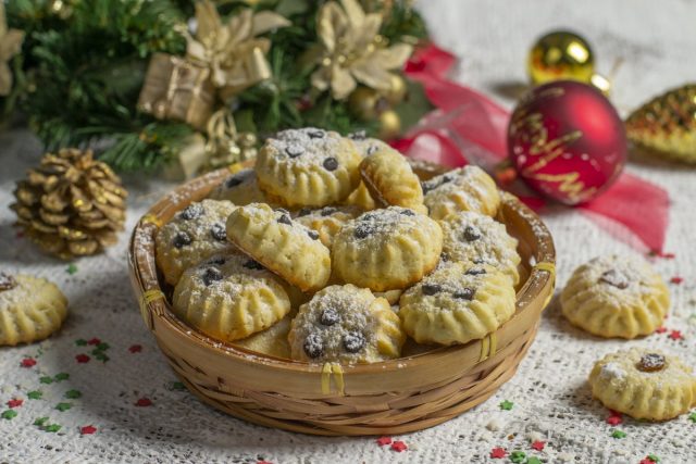 Песочное печенье на майонезе с шоколадными каплями Песочное печенье на майонезе с шоколадными каплями