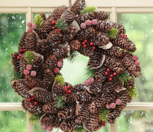 Простые новогодние композиции из шишек для детей и взрослых