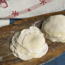 Раскатываем кусочки