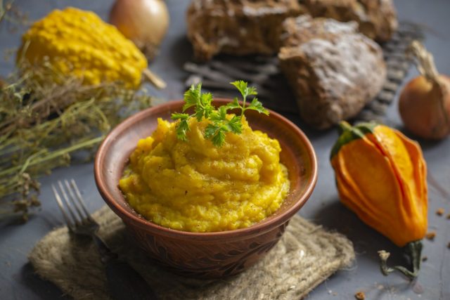 Пряное картофельное пюре с тыквой и луком Пряное картофельное пюре с тыквой и луком