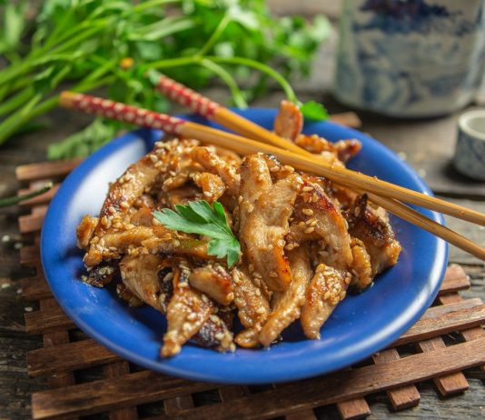 Кисло-сладкая курица терияки с кунжутом - Основные блюда и гарниры Кисло-сладкая курица терияки с кунжутом