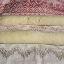 Через час растягиваем ткань