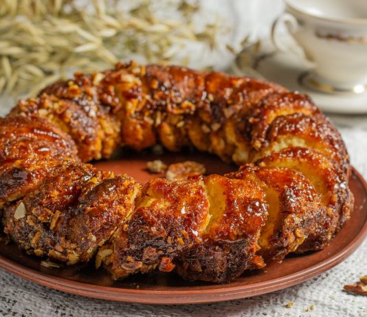 Оригинальный пирог с творогом и орехами