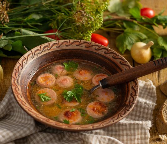 Картофельный суп с сосисками на курином бульоне - Рецепты Картофельный суп с сосисками на курином бульоне