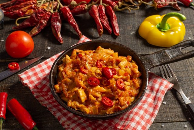 Домашний гуляш из куриной грудки по-венгерски Домашний гуляш из куриной грудки по-венгерски