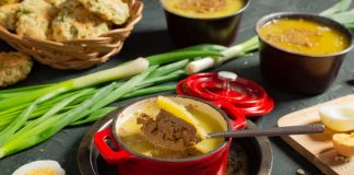 Домашний паштет из говяжьей печени со сливочным маслом