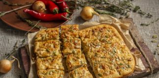 Быстрый заливной пирог с курицей