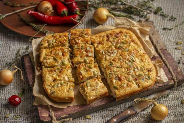 Быстрый заливной пирог с курицей
