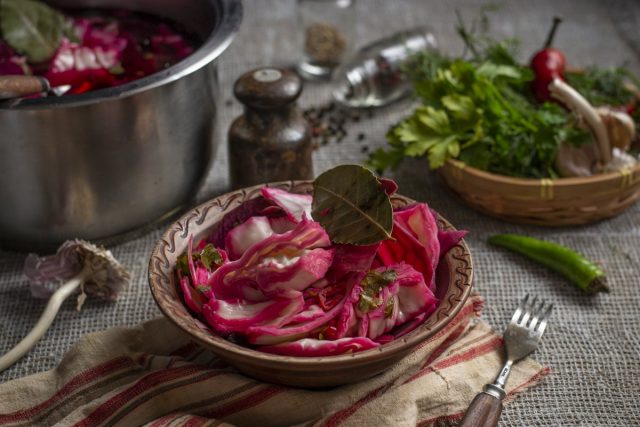 Пряная маринованная капуста по-гурийски без масла Пряная маринованная капуста по-гурийски без масла