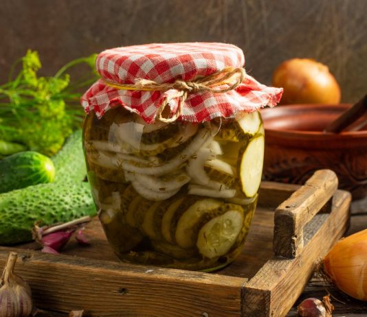 Салат «Нежинский» из огурцов на зиму — простой и вкусный