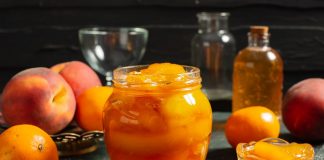 Янтарное варенье из персиков дольками