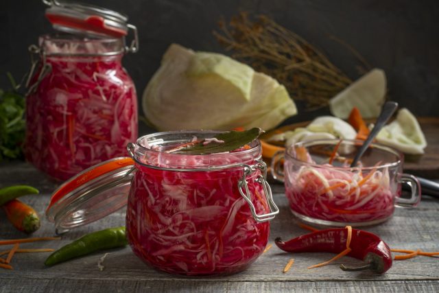 Быстрая маринованная капуста для салатов Быстрая маринованная капуста для салатов