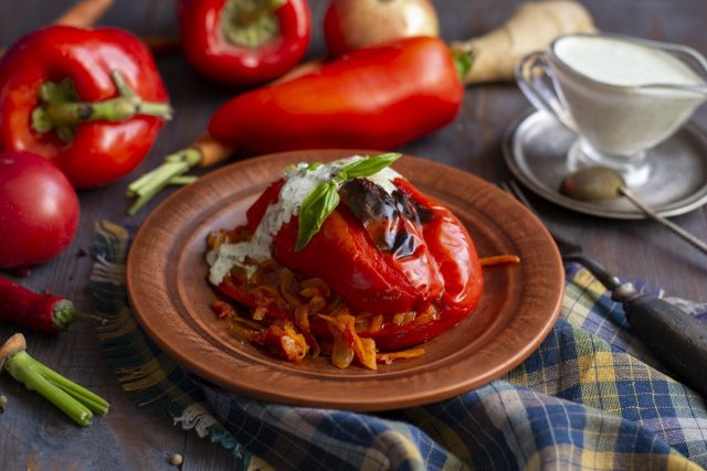 Фаршированный перец по-мексикански — с овощной начинкой