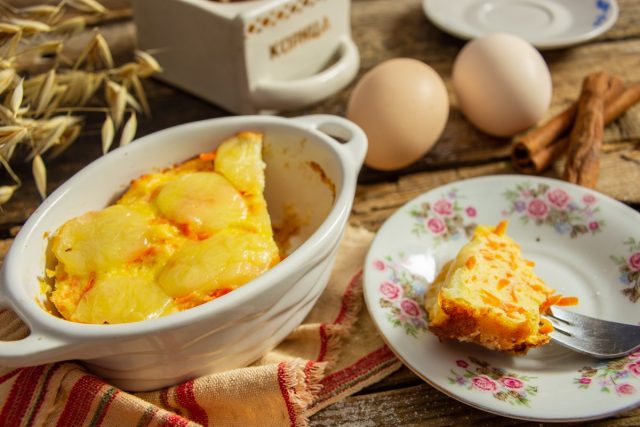 Сладкая морковная запеканка с творогом и моцареллой