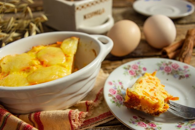 Сладкая морковная запеканка с творогом и моцареллой