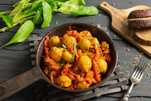 Тушеная брюссельская капуста с овощами Тушеная брюссельская капуста с овощами