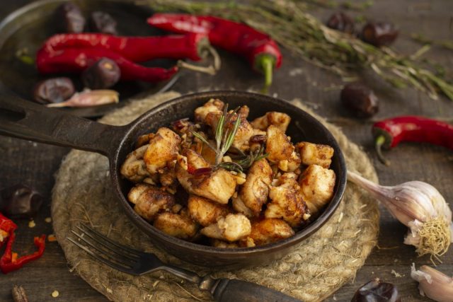 Жареная курица по-мароккански — ужин за 15 минут Жареная курица по-мароккански — ужин за 15 минут