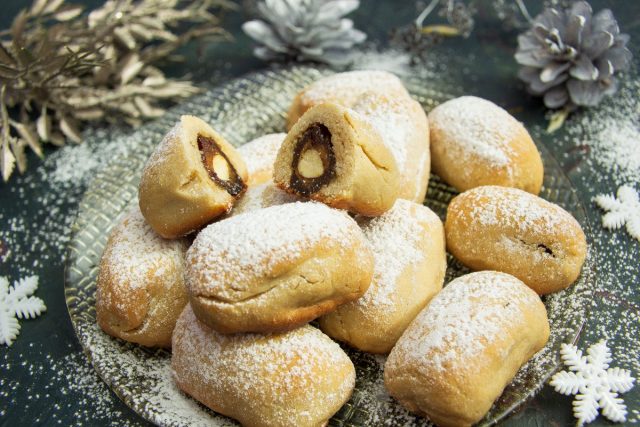 Нежное печенье с финиками и миндалём