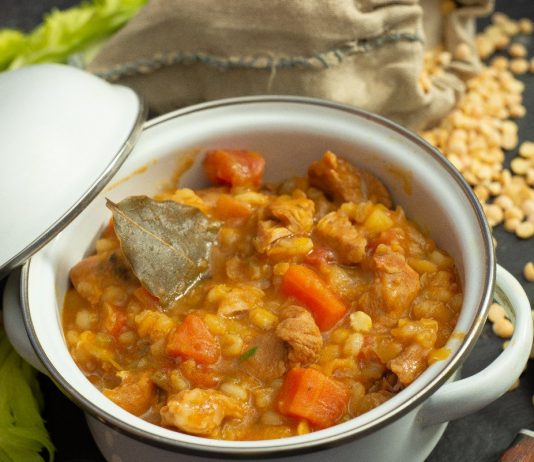 Ароматная гороховая каша с мясом