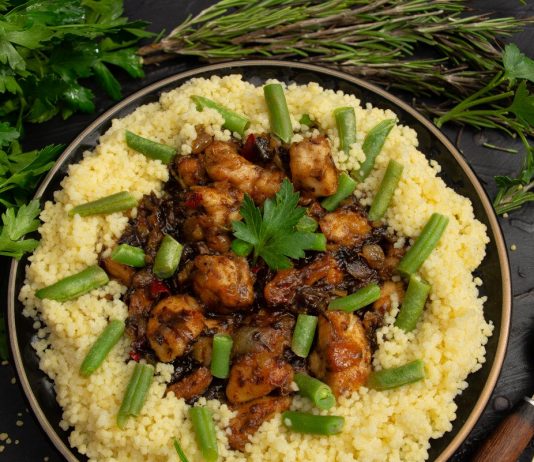 Куриная грудка с кускусом и сухофруктами — блюдо за 30 минут - Основные блюда и гарниры Куриная грудка с кускусом и сухофруктами — блюдо за 30 минут