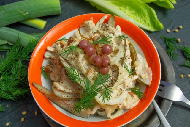 Быстрый куриный салат «Чезаре»
