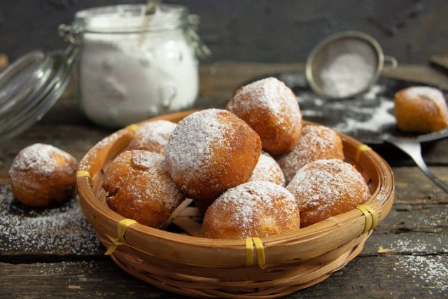 Вкусные творожные пончики из рикотты во фритюре