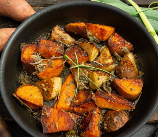 Нежный запеченный батат с сельдереем и шалфеем - Постные блюда Нежный запеченный батат с сельдереем и шалфеем