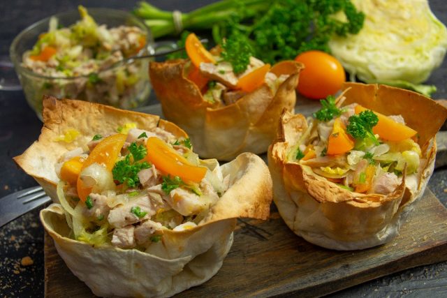 Полезный мясной салат в лаваше, или Шаурма по-новому