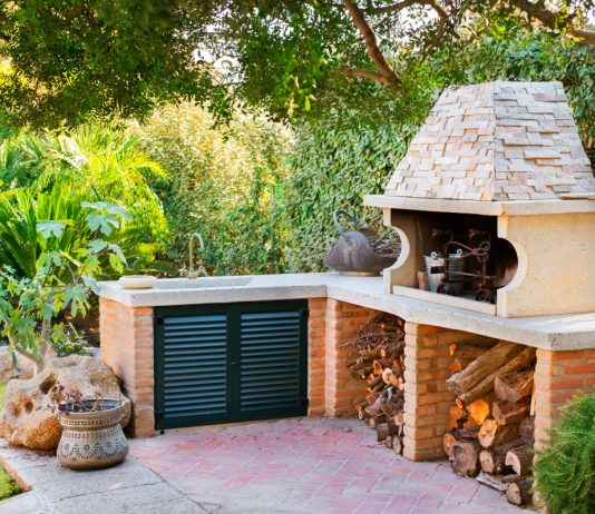 Рецепт загородного отдыха — летняя кухня на даче своими руками