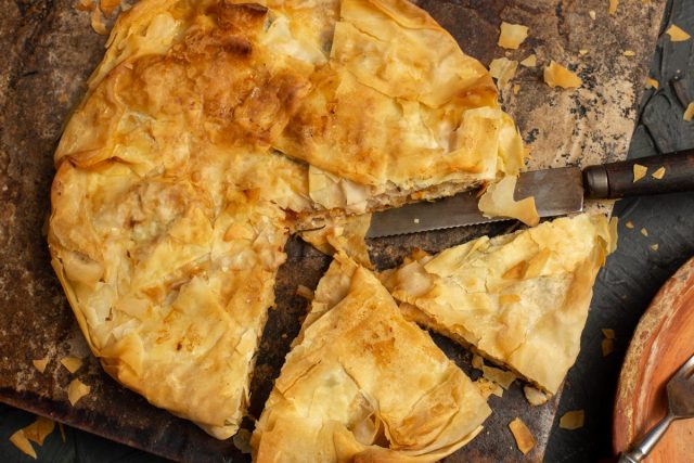 Быстрый пирог с курицей — вкуснее пиццы